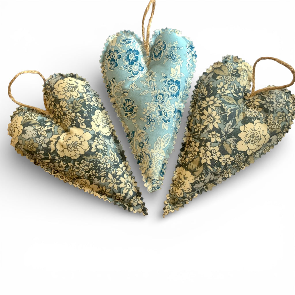 'Juliette' Hanging Heart Trio - Set of 3