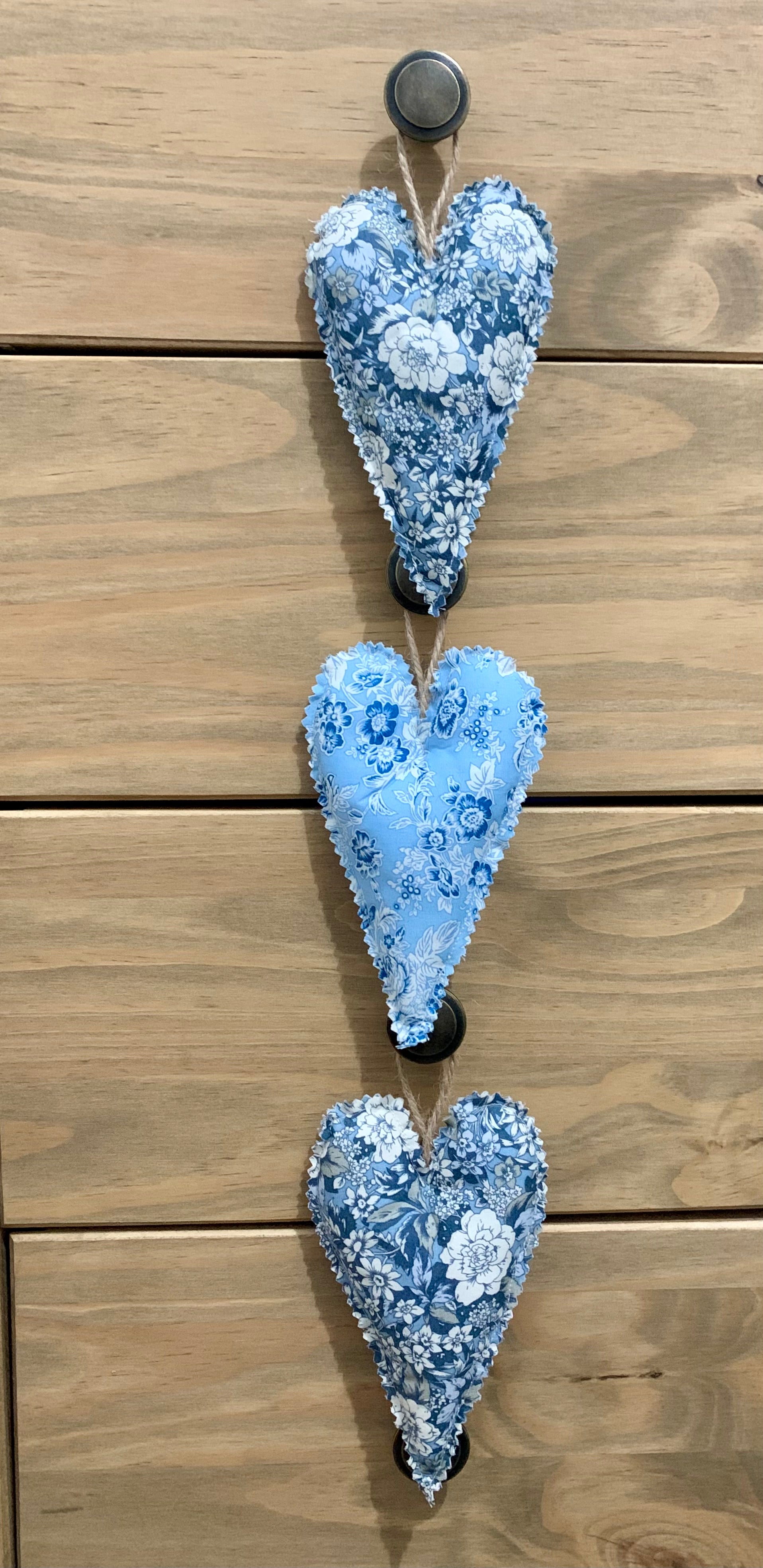 'Juliette' Hanging Heart Trio - Set of 3