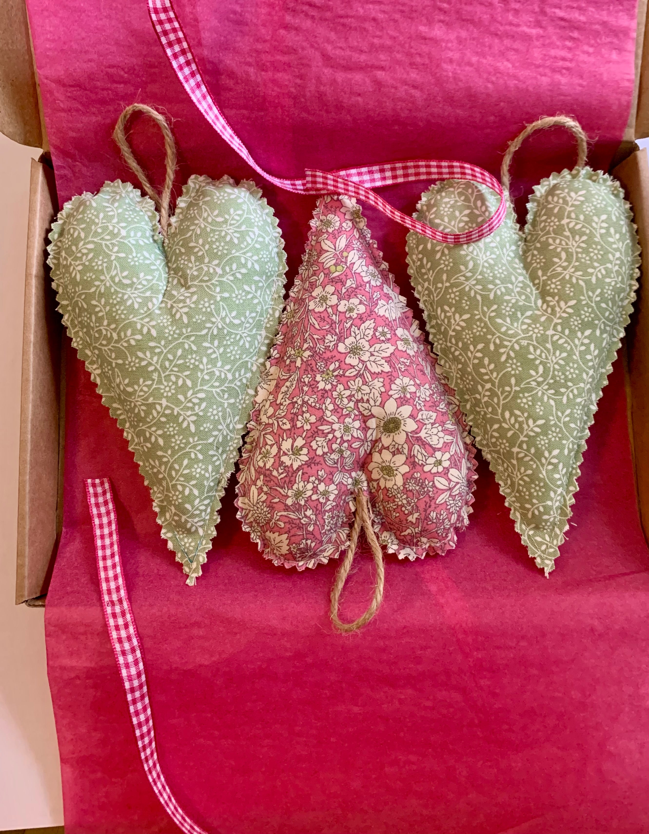 'Noémie' Hanging Heart Trio - Set of 3